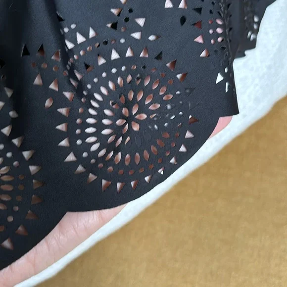 NWT Twist Bandeau Laser Cut Scalloped Hem Tankini Swim Top - Picture 5 of 7